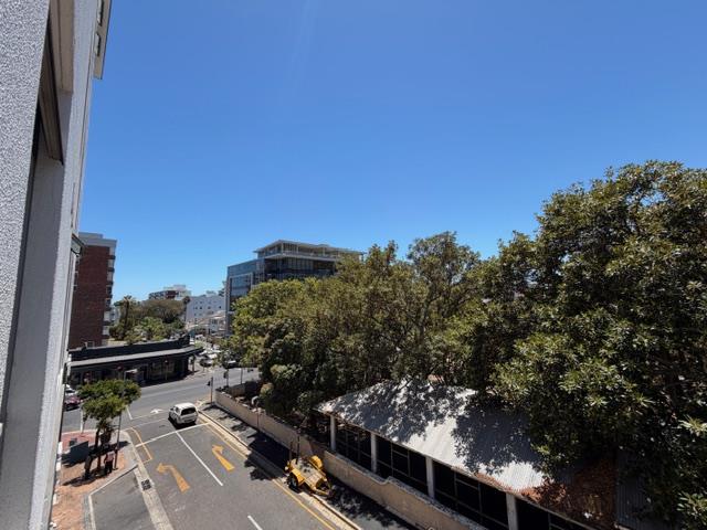 To Let 1 Bedroom Property for Rent in Sea Point Western Cape